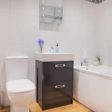 Modern & Central - Two Bedroom & Two Bathroom Apartment Exterior photo