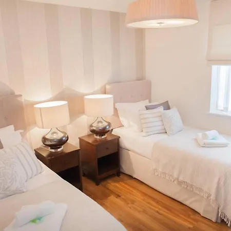 Modern & Central - Two Bedroom & Two Bathroom Apartment Exterior photo