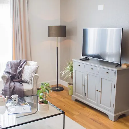 Modern & Central - Two Bedroom & Two Bathroom Apartment Exterior photo