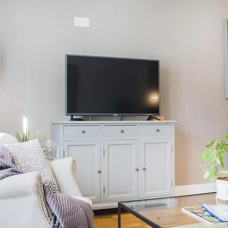 Modern & Central - Two Bedroom & Two Bathroom Apartment Exterior photo
